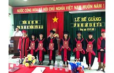 Trường Đại học Vinh tổ chức Lễ bế giảng và trao bằng cho các tân cử nhân khóa 55, ngành Luật, hình thức đào tạo từ xa tại Trung tâm GDTX tỉnh Gia Lai